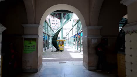 Entrada-Al-Mercado-De-Carne-Adyacente-A-Ver-o-peso-En-Belém