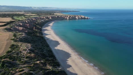 Toma-Aérea-De-La-Hermosa-Playa-De-Maslin-En-Los-Suburbios-De-Adelaida,-Australia-Del-Sur