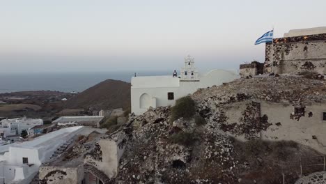 Typische-Griechisch-orthodoxe-Kirche-Von-Akrotiri-Santorini