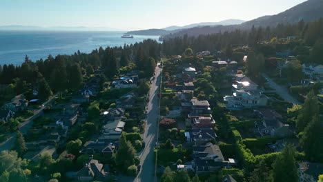 Sun-setting-at-west-vancouver's-residential-area