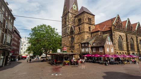 Timelapse-footage-capturing-a-typical-day-in-Bremen,-Germany