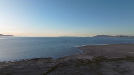 Expansive-aerial-view-of-the-Great-Salt-Lake