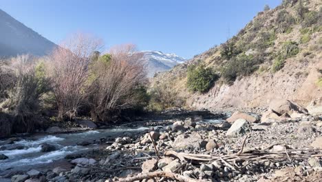 Farellones-Santiago-De-Chile-Flusstag-Natur