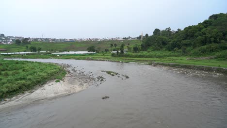 Debido-A-Las-Fuertes-Lluvias,-La-Inundación-Del-Río-Bagmati-En-Katmandú