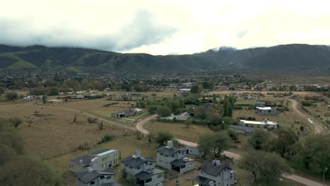 Ariel-Shot-Of-Dique-La-Pueblo-Del-Mollar,-Tucumán,-Tafí-Del-Valle,-Argentina