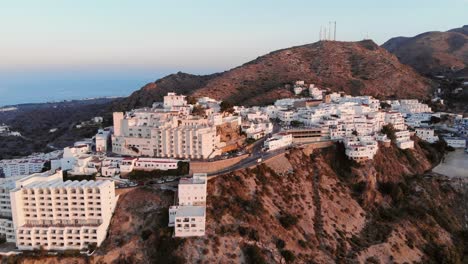 El-Pueblo-Blanco-Mojácar-Durante-La-Puesta-De-Sol.-Toma-Aerea