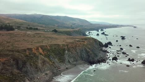 Vuelo-De-Drones-Sobre-La-Costa-De-La-Bahía-De-Bodega