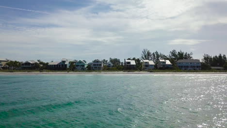 Heli-Poosh-Lento-Y-Suave-Hacia-La-Playa-Privada-De-Palm-Island-En-Florida