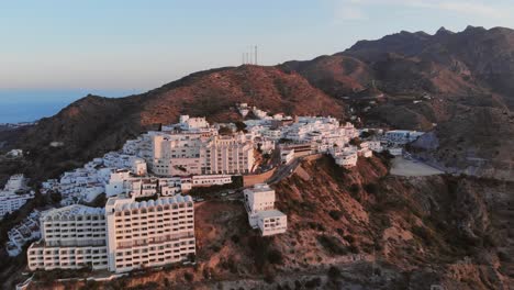 El-Pueblo-Blanco-Mojácar-Durante-La-Puesta-De-Sol.-Toma-Aerea