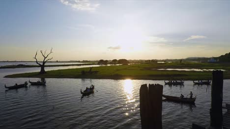 Myanmar-Mandalay-Puente-Barcos-De-Pesca-Atardecer-Campo-Verde