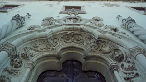 Altes-Lissabon-Kloster-Fliesen-Museum-Haustür