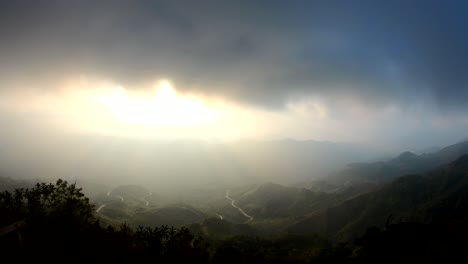 Lapso-De-Tiempo-De-La-Tarde-Nublada-Sobre-Las-Tierras-Altas