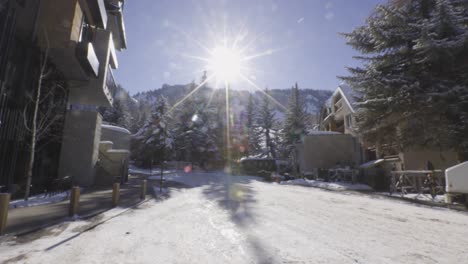 Downtown-Aspen-Colorado,-Hotels,-Winter