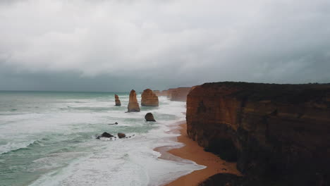 Stormy-grey-weather-at-the-Twelve-Apostles,-breathtaking-scene,-force-of-nature