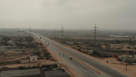 Wenig-Verkehr-Auf-Der-Autobahn-Von-Karatschi-Nach-Hyderabad