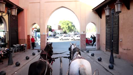 Ausritt-In-Der-Stadt-Marrakesch