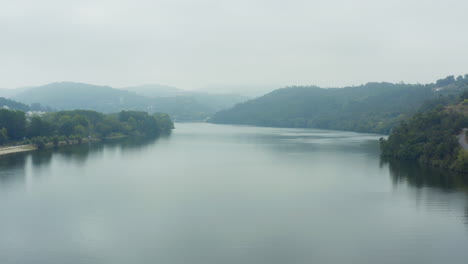 Drone-Shot-of-The-Douro-River-In-The-Morning