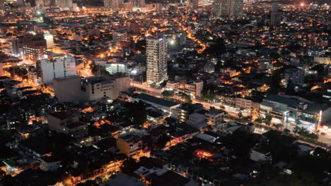 Zeitraffer-Des-Stadtverkehrs-In-Manila-Bei-Nacht-Von-Einem-Hohen-Aussichtspunkt-Aus