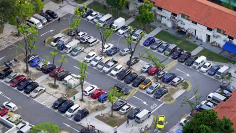 Erhöhte-Ansicht-Eines-Parkplatzes-In-Singapur