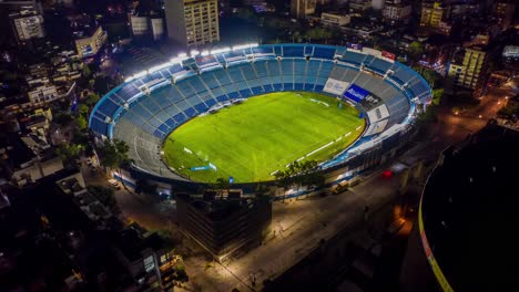 Luftaufnahme-Des-Cruz-Azul-Fußballstadions-In-Mexiko-Stadt-Bei-Nacht