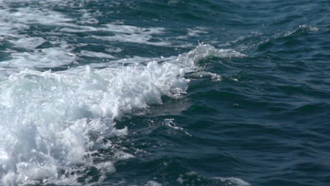 Detalles-De-Las-Olas-Del-Mar-En-Cámara-Lenta.