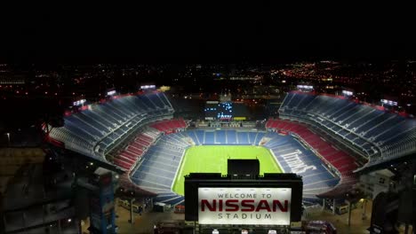 Überflug-Des-Nissan-Stadions-Bei-Nacht