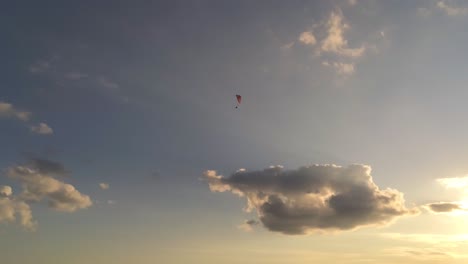 Paramotor-flying-in-the-sunset