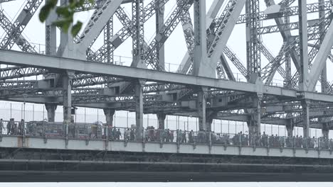 Howrah-Bridge-is-Asia's-longest-cantilever-bridge-built-by-East-India-Company-in-1983