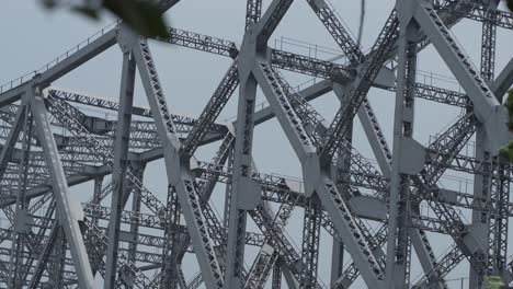 Howrah-Bridge-is-Asia's-longest-cantilever-bridge-built-by-East-India-Company-in-1983