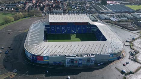 Vista-Anterior-Del-Estadio-De-La-Ciudad-De-Cardiff-En-Cardiff,-Gales,-Reino-Unido