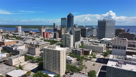 Residential-apartment-blocks-and-skyscrapers-in-downtown-of-Jacksonville,-United-States