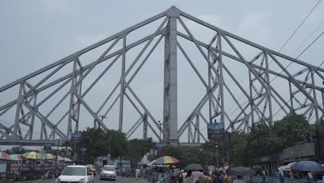 Die-Howrah-Brücke-Ist-Asiens-Längste-Auslegerbrücke,-Die-1983-Von-Der-East-India-Company-Gebaut-Wurde