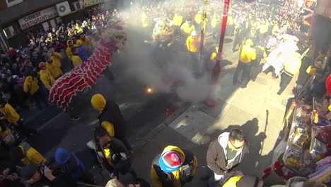 Los-Petardos-Explotan-Creando-Una-Nube-De-Humo-Durante-La-Celebración-Del-Año-Nuevo-Chino.