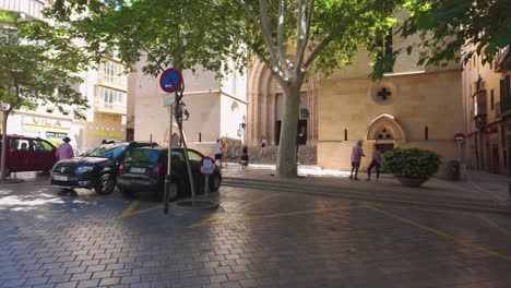 Basílica-De-San-Francisco-Catholic-Church-In-Palma-De-Mallorca,-Spain,-Low-Level-Video