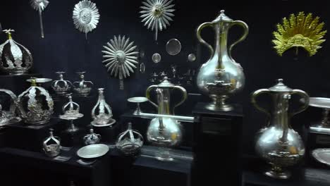 Panorama-of-silver-artifacts-at-Museu-de-Arte-Sacra-do-Par?