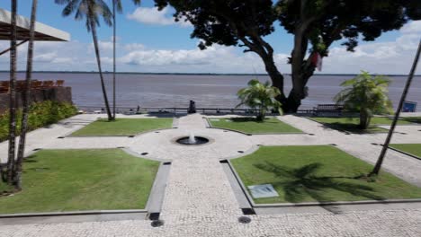 Belém,-Pará,-Brasil:-Panorama-Del-Jardín-Interior-De-La-Casa-Das-Once-Ventanas