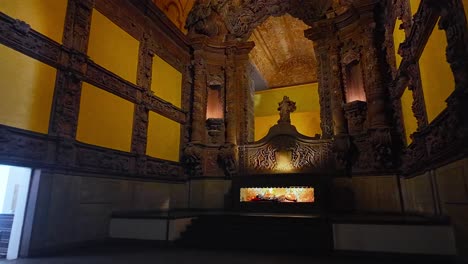 Belém,-Pará,-Brazil:-Interior-of-the-Museu-de-Arte-Sacra-do-Pará,-featuring-a-close-up-of-the-altar-in-the-church