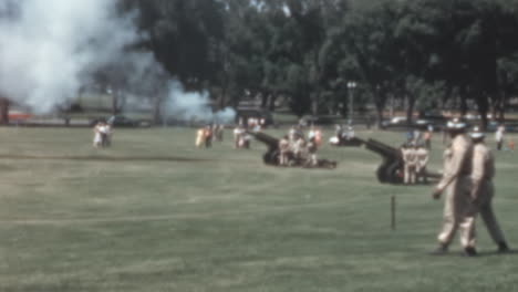 Soldiers-and-Civilians-in-the-Green-on-the-National-Mall-in-Washington-D