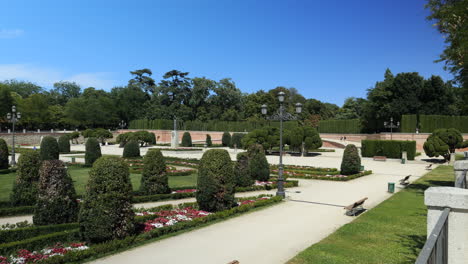 Beautiful-Garden-El-Parterre-In-The-Buen-Retiro-Park-In-Madrid-Panning