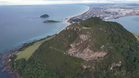 Monte-Maunganui-En-Tauranga,-Isla-Norte,-Nueva-Zelanda:-Fotografía-Aérea-Con-Dron