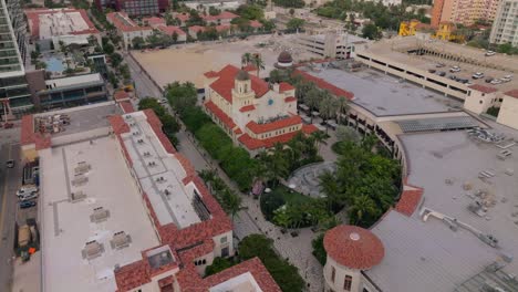 Drone-Over-Gorgeous-Building-Complex-in-West-Palm-Beach-Florioda,-Spanish-Architecture