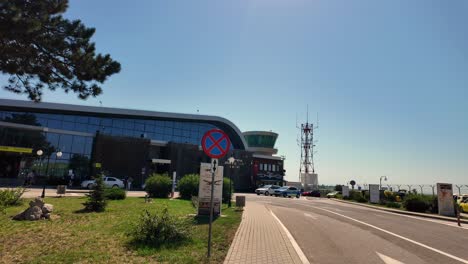 Aeropuerto-De-Suceava-Rumania,-Terminal-Externa-De-Pasajeros-Voladores-Stefan-Cel-Mare