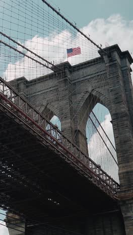 Vertical-video-of-Brooklyn-Bridge-from-below