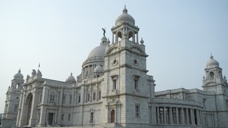 Victoria-Memorial-Hall:-Este-Palacio-De-Mármol-Fue-Establecido-En-El-Centro-De-Calcuta-En-1921-Por-El-Gobierno-Británico-Para-Conmemorar-A-La-Reina-Victoria.