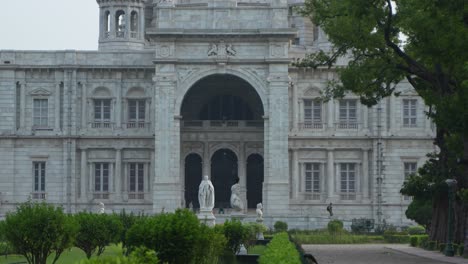 Victoria-Memorial-Hall:-Este-Palacio-De-Mármol-Fue-Establecido-En-El-Centro-De-Calcuta-En-1921-Por-El-Gobierno-Británico-Para-Conmemorar-A-La-Reina-Victoria.