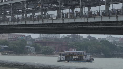 Die-Howrah-Brücke-Ist-Asiens-Längste-Auslegerbrücke,-Die-1983-Von-Der-East-India-Company-Gebaut-Wurde