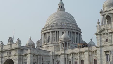 Victoria-Memorial-Hall:-Este-Palacio-De-Mármol-Fue-Establecido-En-El-Centro-De-Calcuta-En-1921-Por-El-Gobierno-Británico-Para-Conmemorar-A-La-Reina-Victoria.