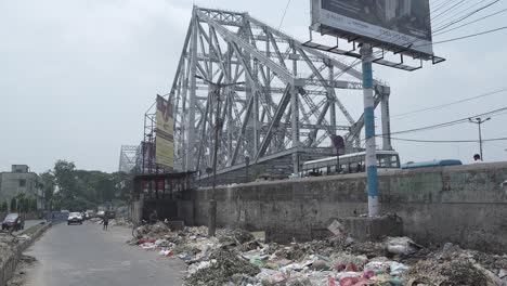 El-Puente-Howrah-Es-El-Puente-Voladizo-Más-Largo-De-Asia-Construido-Por-La-Compañía-East-India-En-1983.