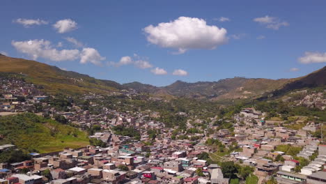 Luftaufnahmen-Der-Außenbezirke-Von-Tegucigalpa,-Der-Hauptstadt-Von-Honduras