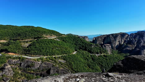 Meteora-Viewpoint-panoramic-landscape-in-Greece,-nature-tourist-attraction